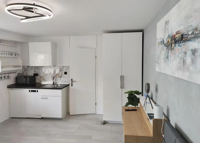 Business Style *free Parking And Wifi* Daire *