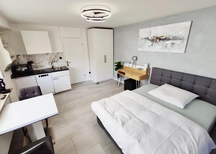 Business Style *free Parking And Wifi* *