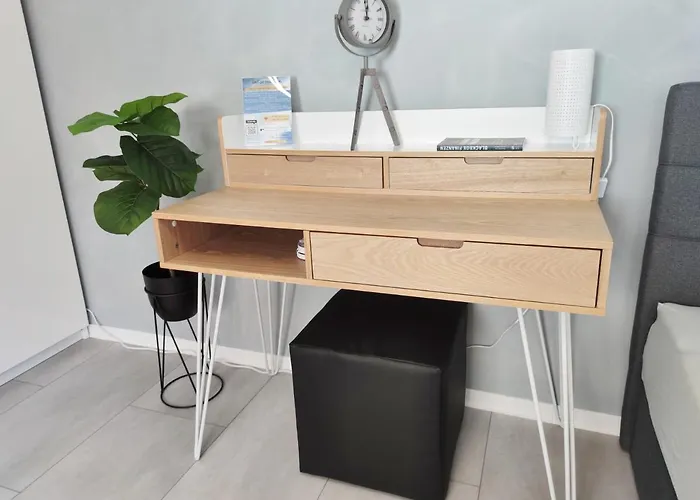 Business Style *free Parking And Wifi*